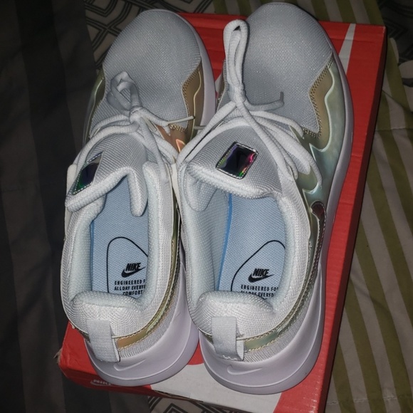 Brand New! Nike Tessen Running Shoes - Picture 2 of 5